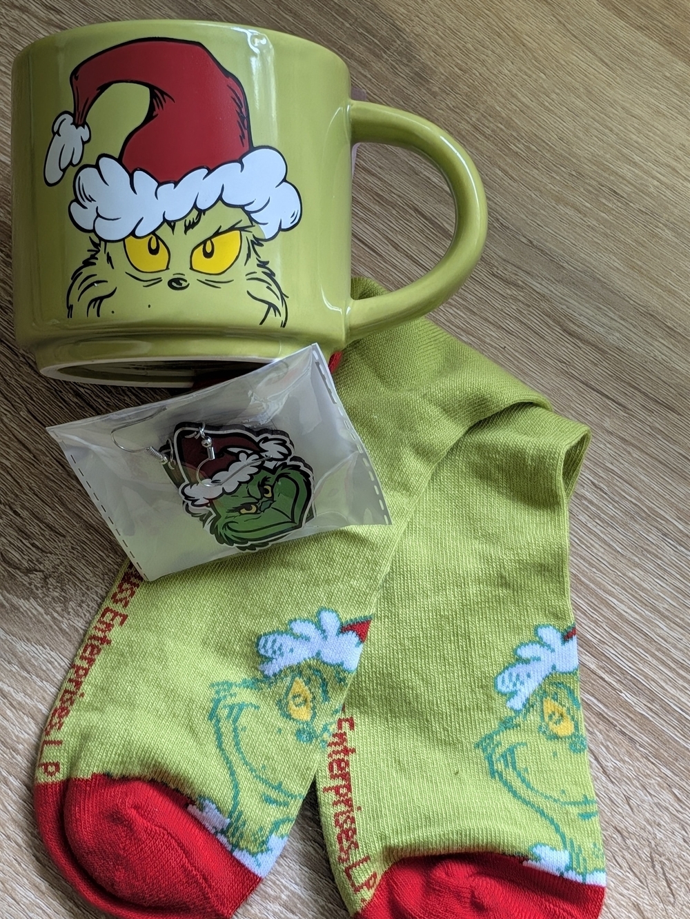 The Grinch Socks & Mug Gift Set